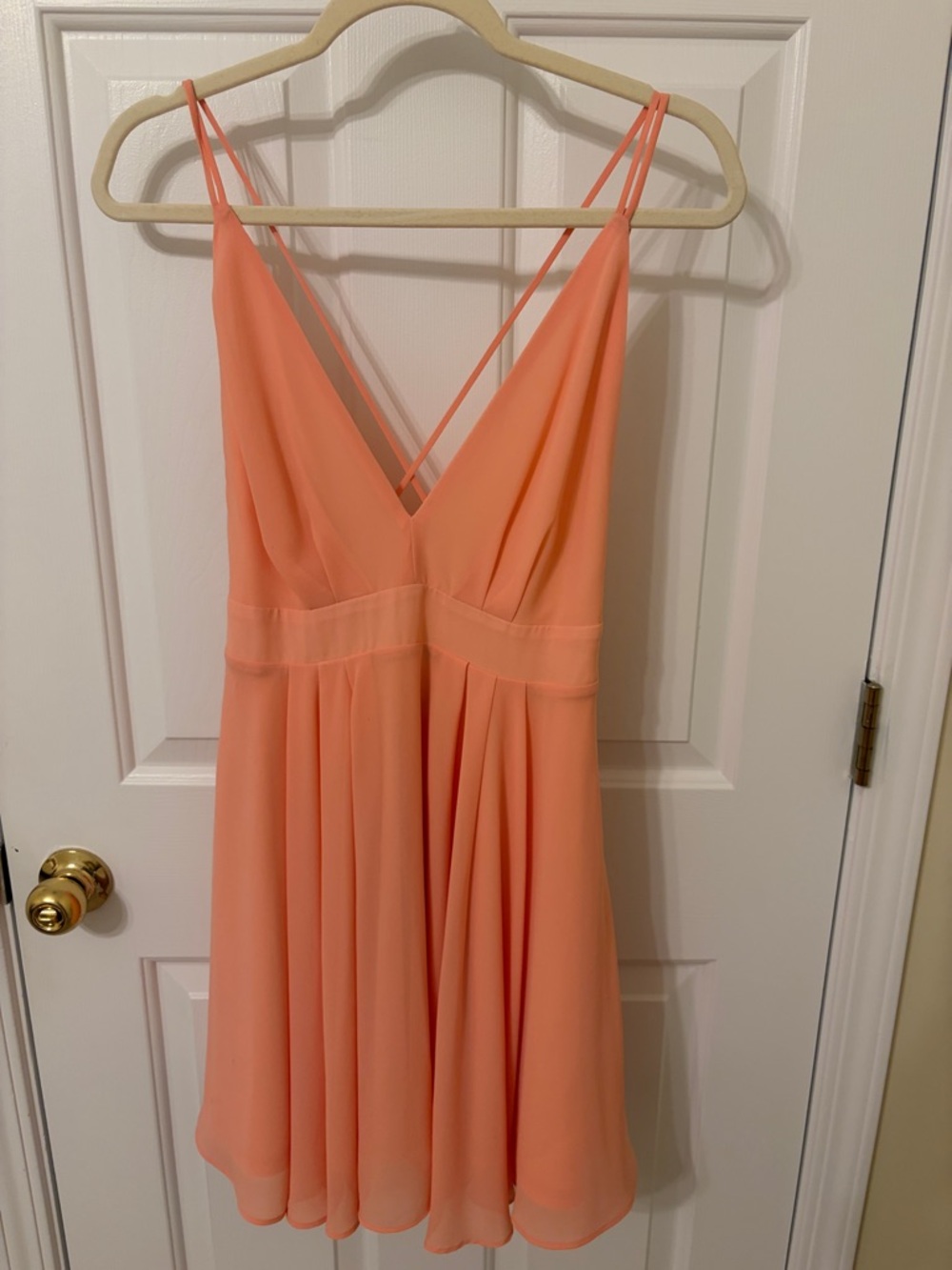 Lulu’s Peach V-Neck Open Back Mini Dress